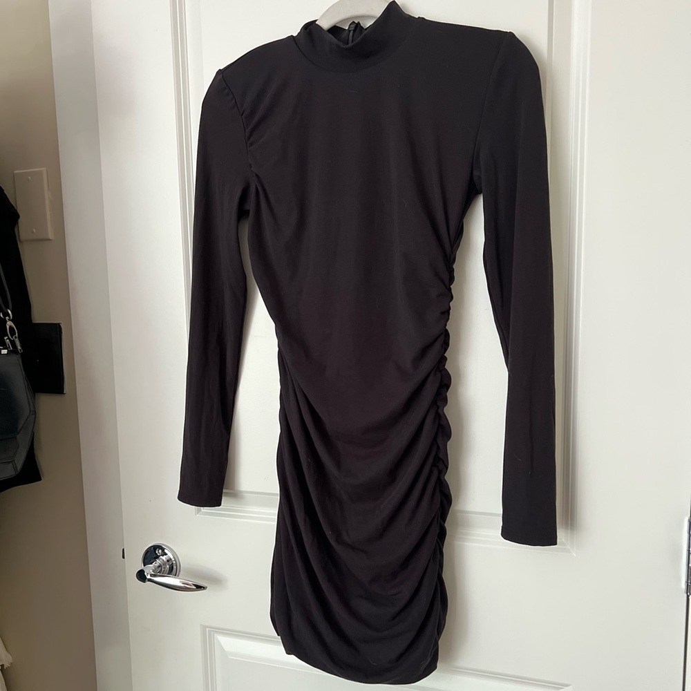 Aritzia Ten by Babaton
Undercover Dress - Picture 6 of 9